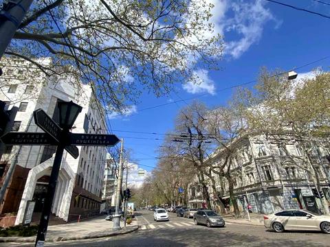 комерційна за адресою Троїцька вул., 28