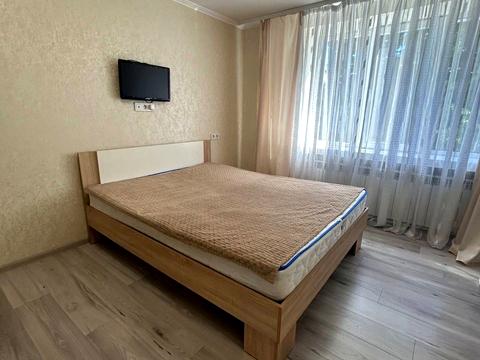 квартира за адресою Героїв Крут бульв. (Героїв Сталінграду), 9