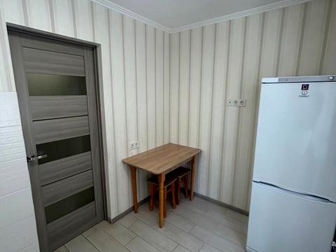 квартира за адресою Героїв Крут бульв. (Героїв Сталінграду), 9