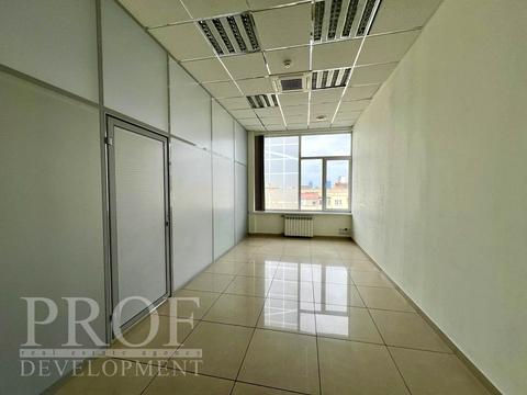 комерційна за адресою Лесі Українки бульв., 26