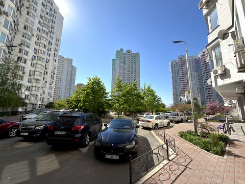 квартира за адресою Миколи Бажана просп., 10