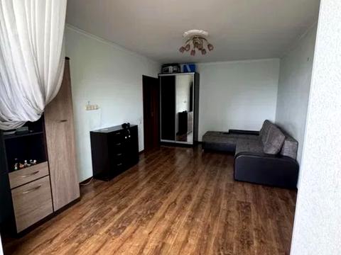 квартира за адресою Академіка Єфремова вул. (Командарма Уборевича), 25