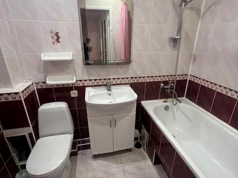 квартира за адресою Космонавтів просп., 28