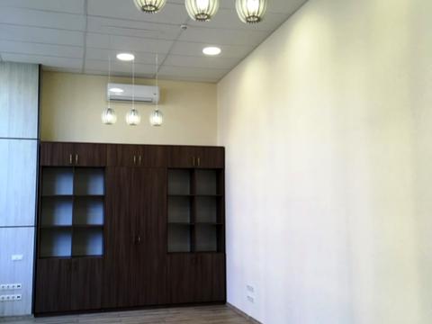 комерційна за адресою Ділова вул. (Димитрова), 2-Б