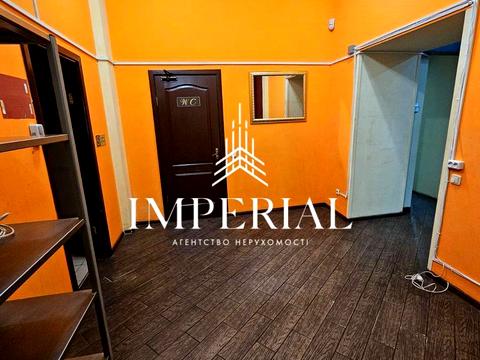 комерційна за адресою Авіаконструктора Антонова вул., 3