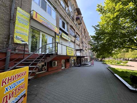комерційна за адресою Сталеварів вул., 7