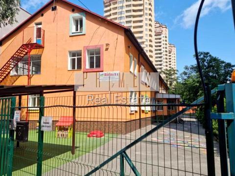 комерційна за адресою Борщагівська вул., 204