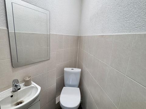 комерційна за адресою Тернопільська вул., 21а