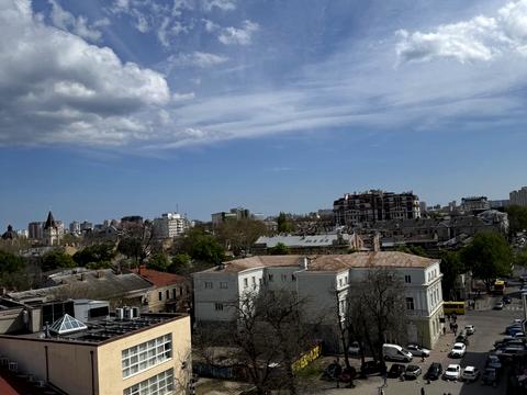 комерційна за адресою Грецька пл., 3/4