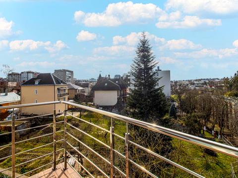 квартира за адресою Любомира Романківа вул. (Червона), 3