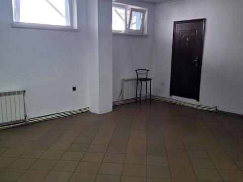 комерційна за адресою Базарна вул., 2