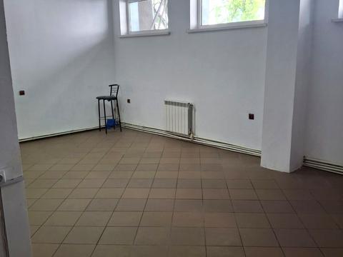 комерційна за адресою Базарна вул., 2