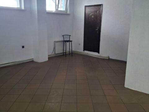 комерційна за адресою Базарна вул., 2