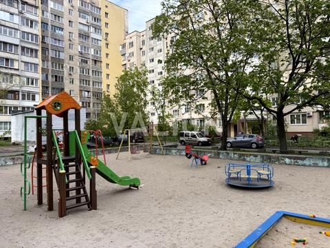 квартира за адресою Зої Гайдай вул., 7-А