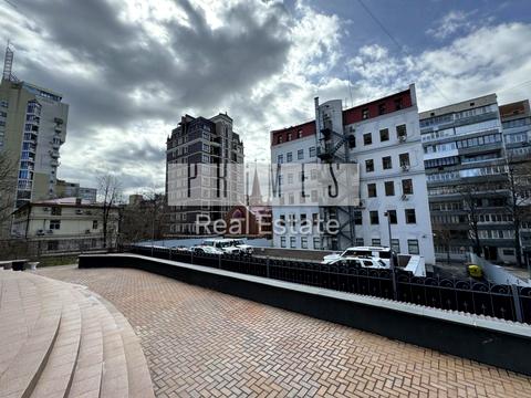 комерційна за адресою Олександра Кониського вул., 28А-30А