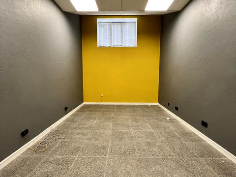 комерційна за адресою Лесі Українки вул., 12