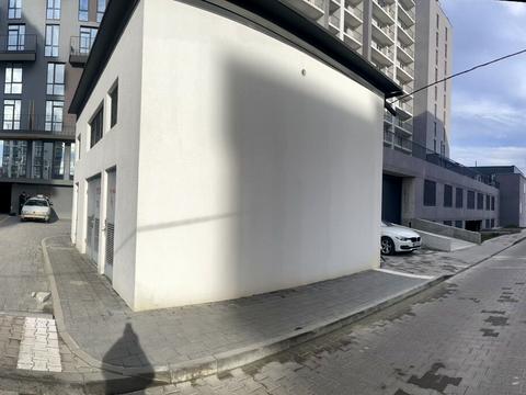 комерційна за адресою Малоголосківська вул., 40