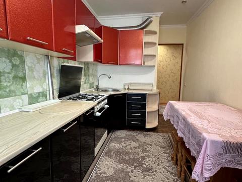 квартира за адресою Героїв Крут бульв. (Героїв Сталінграду), 4
