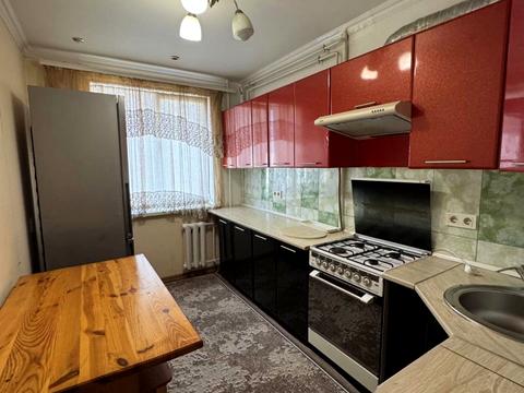 квартира за адресою Героїв Крут бульв. (Героїв Сталінграду), 4