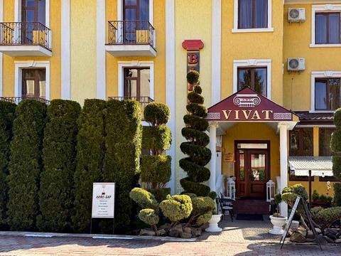 комерційна за адресою 50-річчя УПА вул., 14