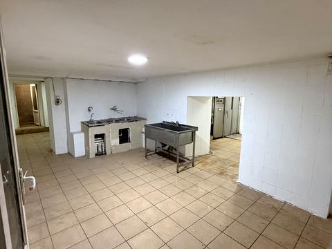 комерційна за адресою Соборна вул., 181
