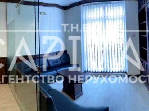 комерційна за адресою Інститутська вул., 18-А