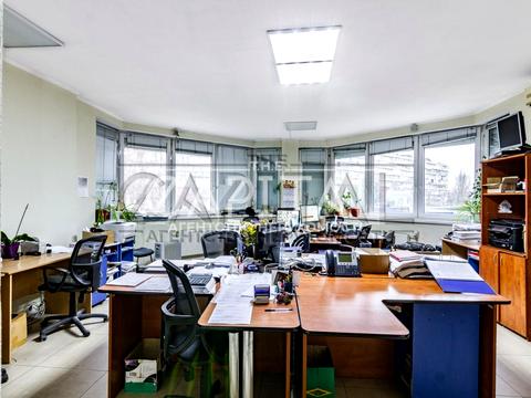 комерційна за адресою Раїси Окіпної вул., 4-А