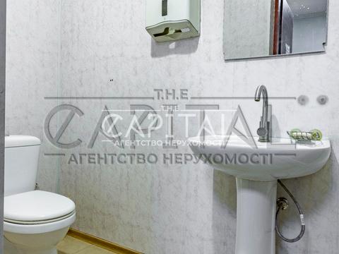 комерційна за адресою Раїси Окіпної вул., 4-А