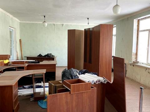 комерційна за адресою Миру, 4а