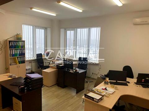 комерційна за адресою Срібнокільська вул., 3-Б
