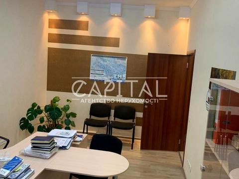 комерційна за адресою Срібнокільська вул., 3-Б