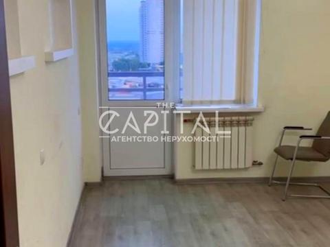 комерційна за адресою Срібнокільська вул., 3-Б