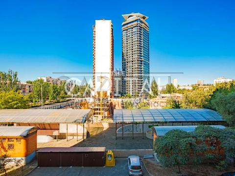 коммерческая по адресу Леся Курбаса просп., 7-Б