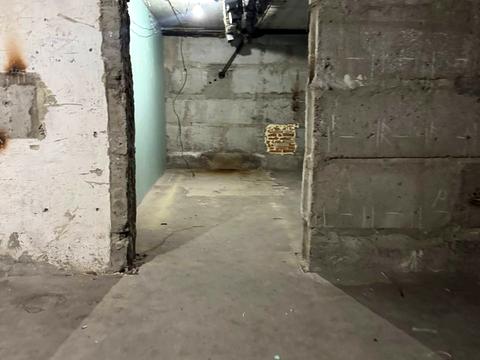 комерційна за адресою Київ, Лариси Руденко вул., 11