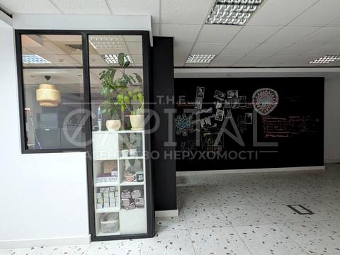 комерційна за адресою Степана Бандери просп. (Московський), 6