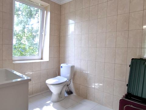 комерційна за адресою Дрогобицька вул., 85