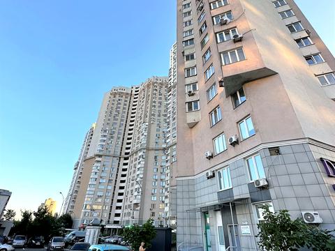 квартира за адресою Срібнокільська вул., 1