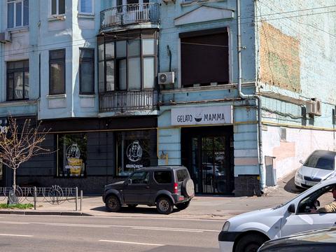 комерційна за адресою Саксаганського вул., 68