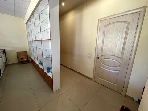 коммерческая по адресу Петлюры бульв., 1