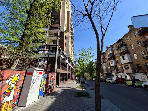 комерційна за адресою Гоголівська вул., 14