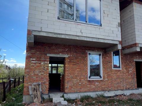 будинок за адресою Вишнева вул., 28