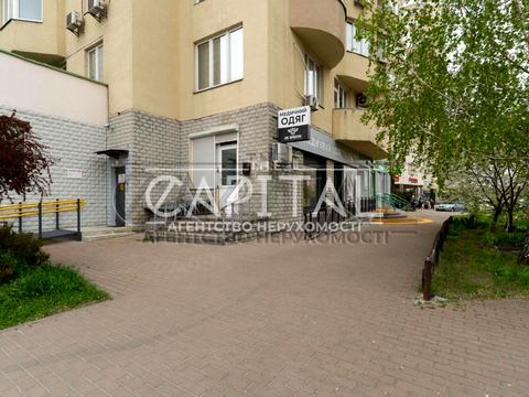 комерційна за адресою Анни Ахматової вул., 48