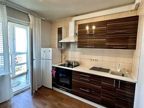 квартира за адресою Софії Русової вул., 7