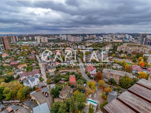комерційна за адресою Миколи Міхновського бульв. (Дружби народів), 14-16