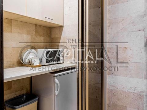 комерційна за адресою Григорія Гуляницького вул. (Московська), 44/1