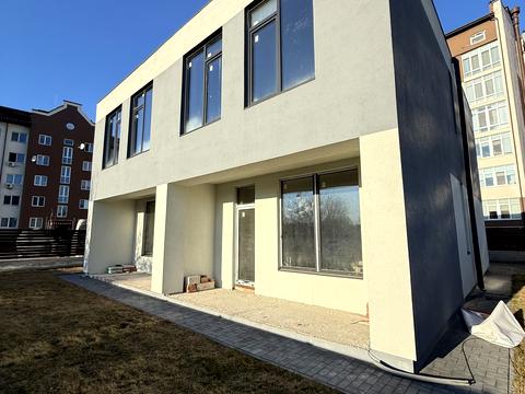 комерційна за адресою Кузьми Скрябіна вул., 1