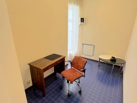 коммерческая по адресу 1-й Китобойный пер., 18