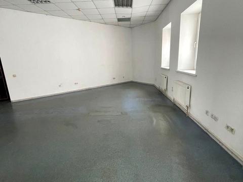 коммерческая по адресу Майдан Озерний ул. (Боброва), 3