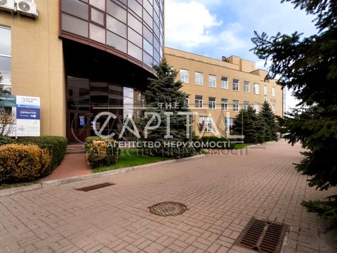 комерційна за адресою Здолбунівська вул., 7-А