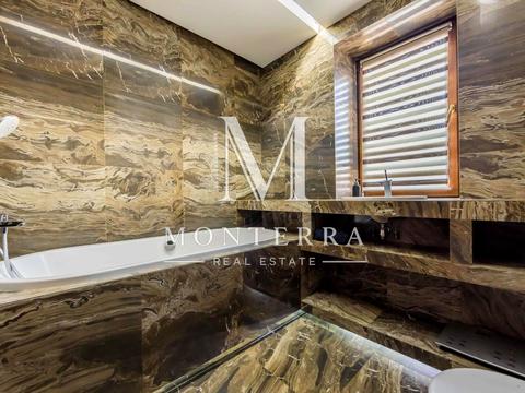 квартира за адресою Анни Ахматової вул., 13-Д